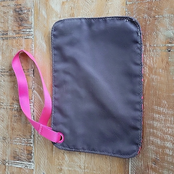 Under Armour Wristlet Pink & Gray 5.5 x 8" - Picture 2 of 3